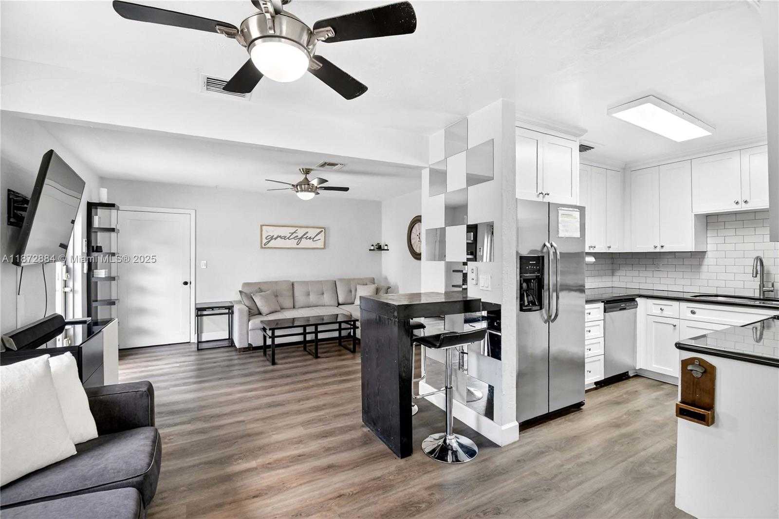 Small Image of 708 SOUTH WEST 19TH ST, Fort Lauderdale Number 3