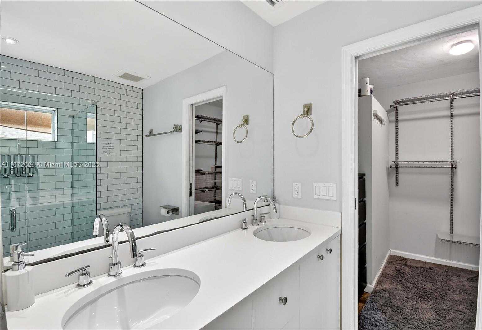 Small Image of 708 SOUTH WEST 19TH ST, Fort Lauderdale Number 31