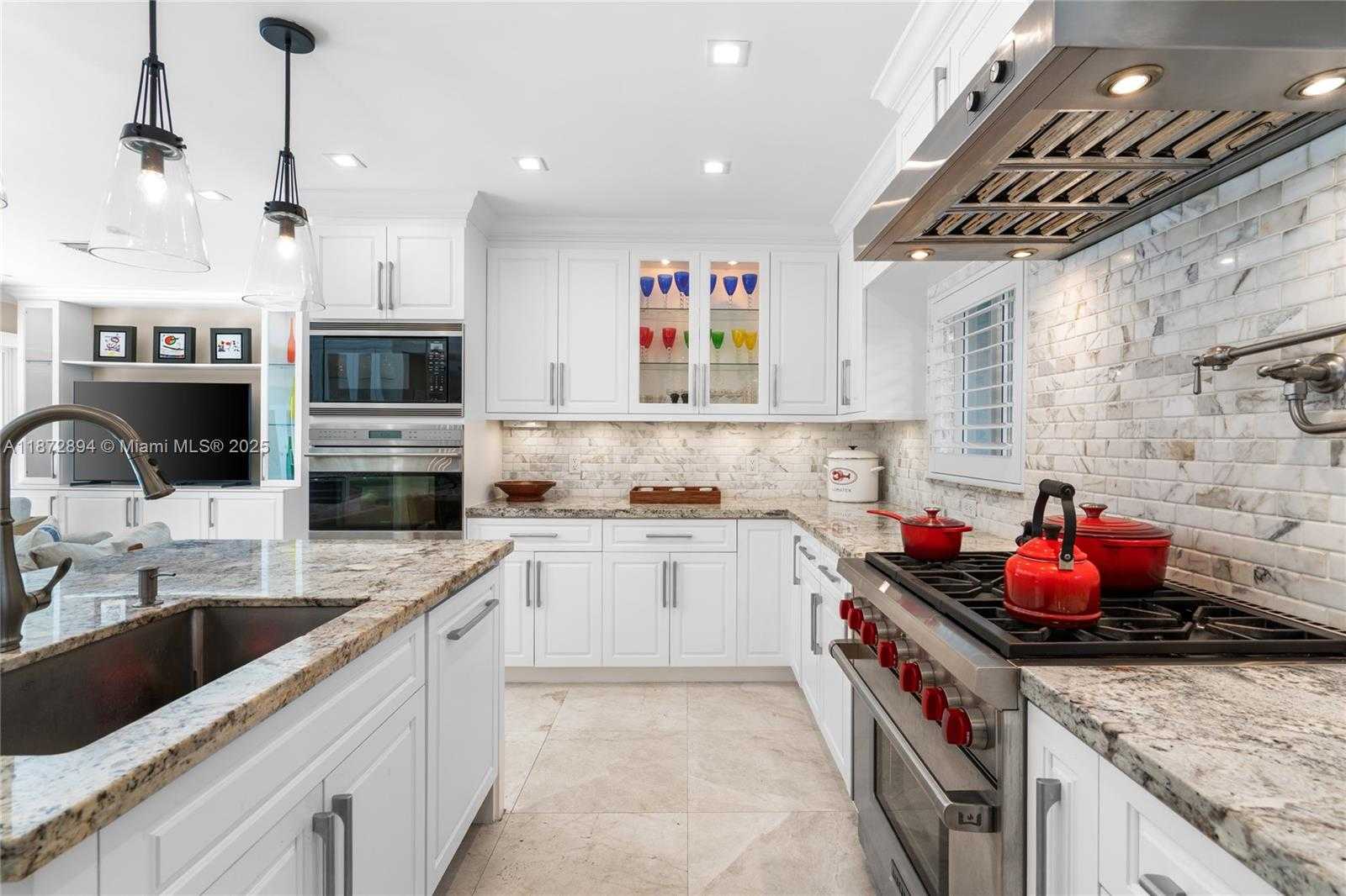 Small Image of 1360 MENDAVIA AVE, Coral Gables Number 31