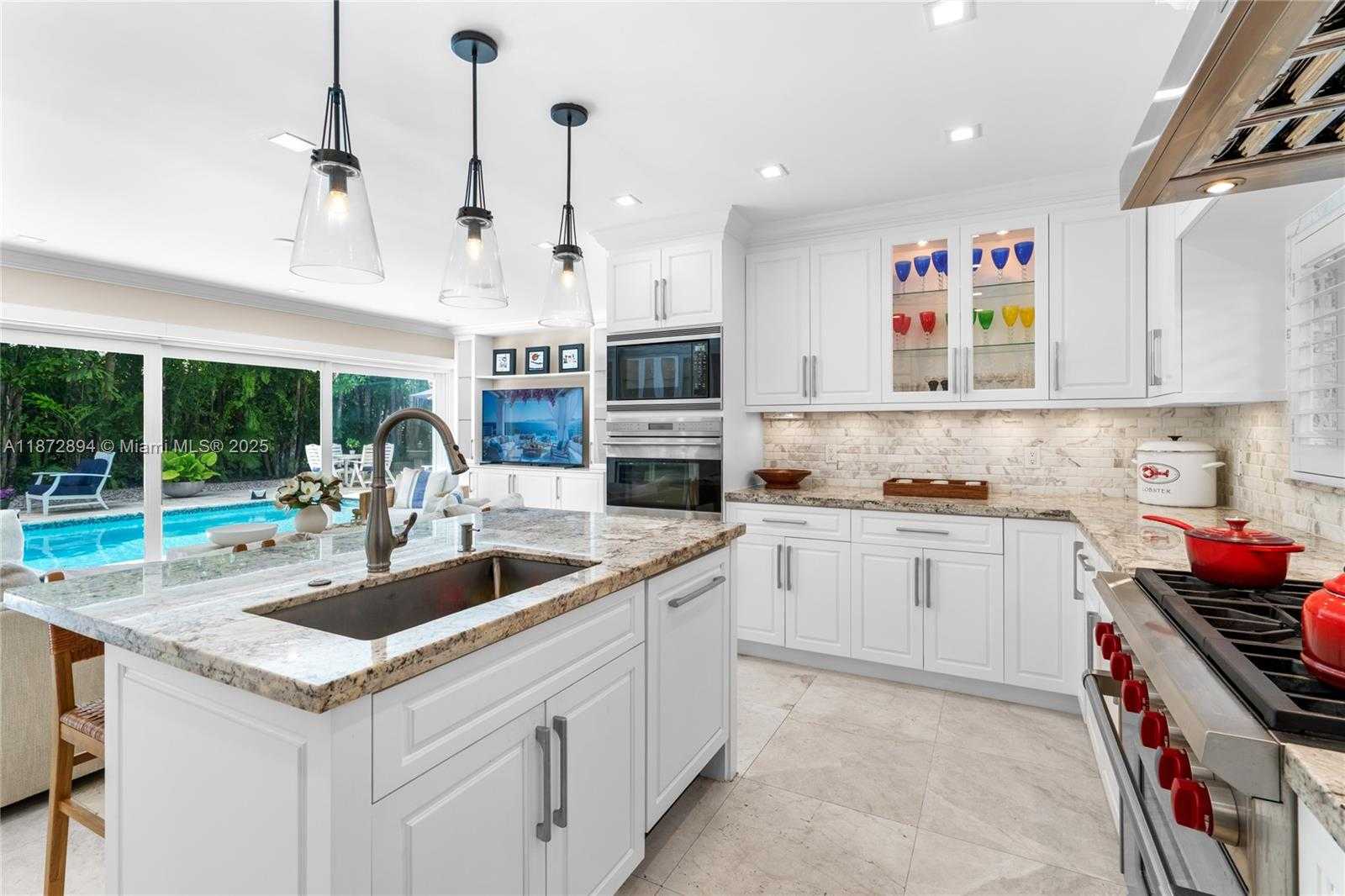 Small Image of 1360 MENDAVIA AVE, Coral Gables Number 32