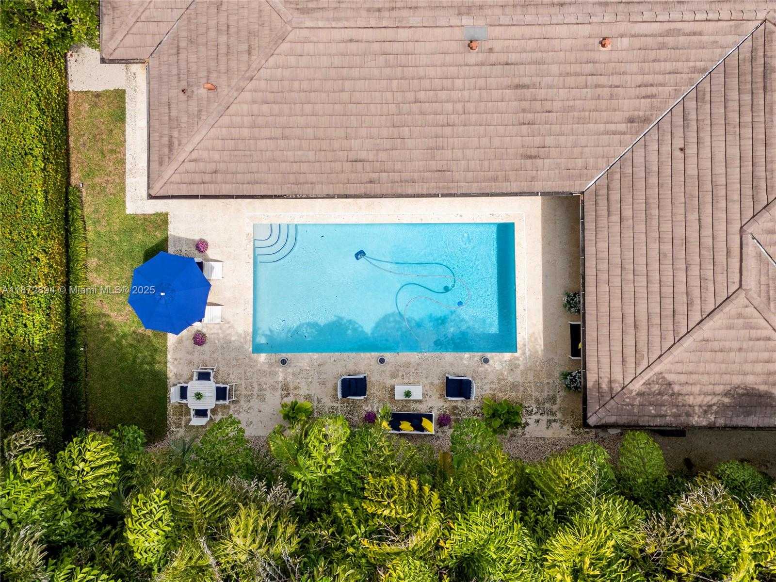 Small Image of 1360 MENDAVIA AVE, Coral Gables Number 6
