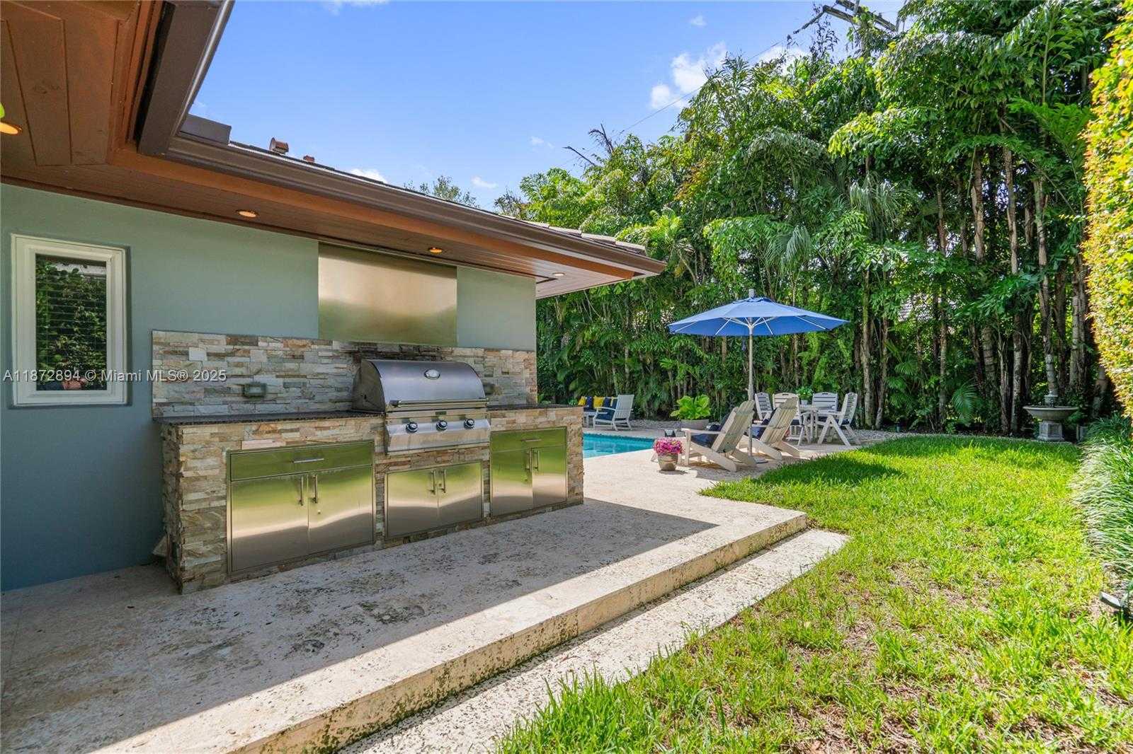 Small Image of 1360 MENDAVIA AVE, Coral Gables Number 63