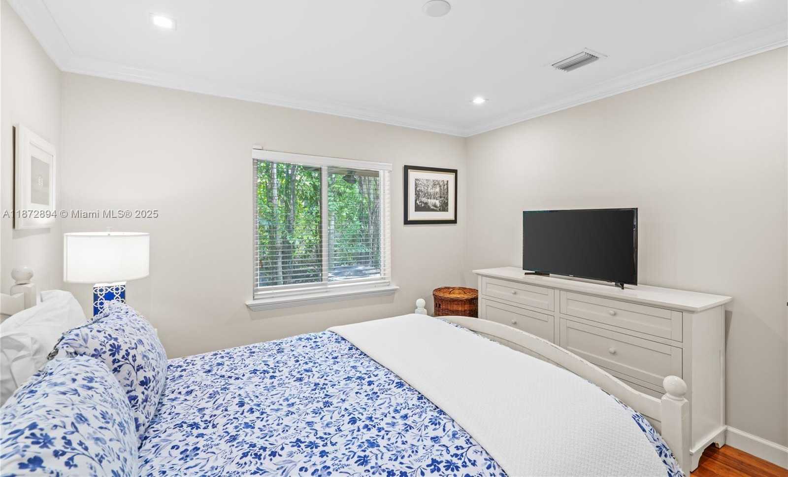 Small Image of 1360 MENDAVIA AVE, Coral Gables Number 78