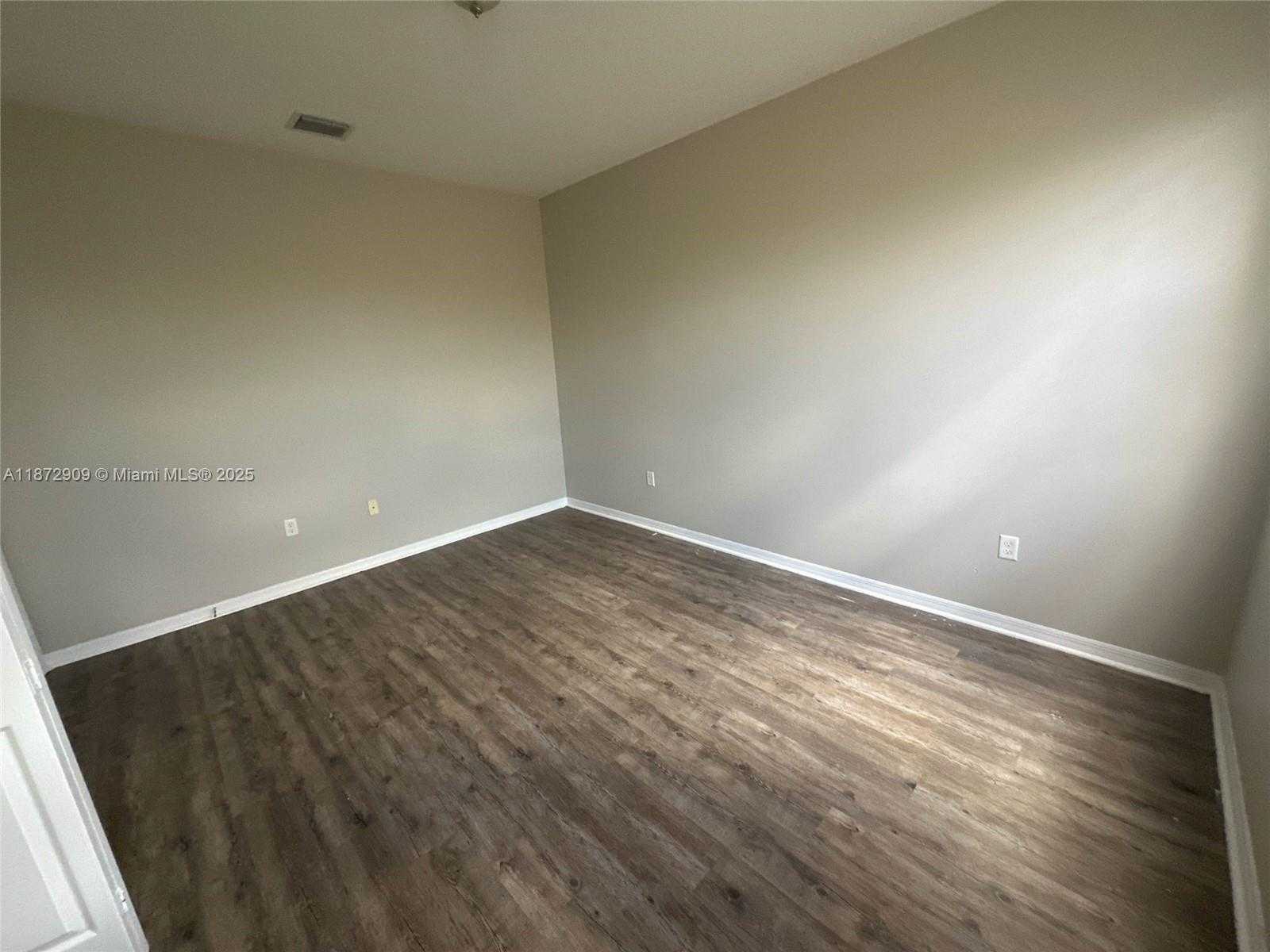 Small Image of 9077 SOUTH WEST 34TH CT, Hollywood Number 2