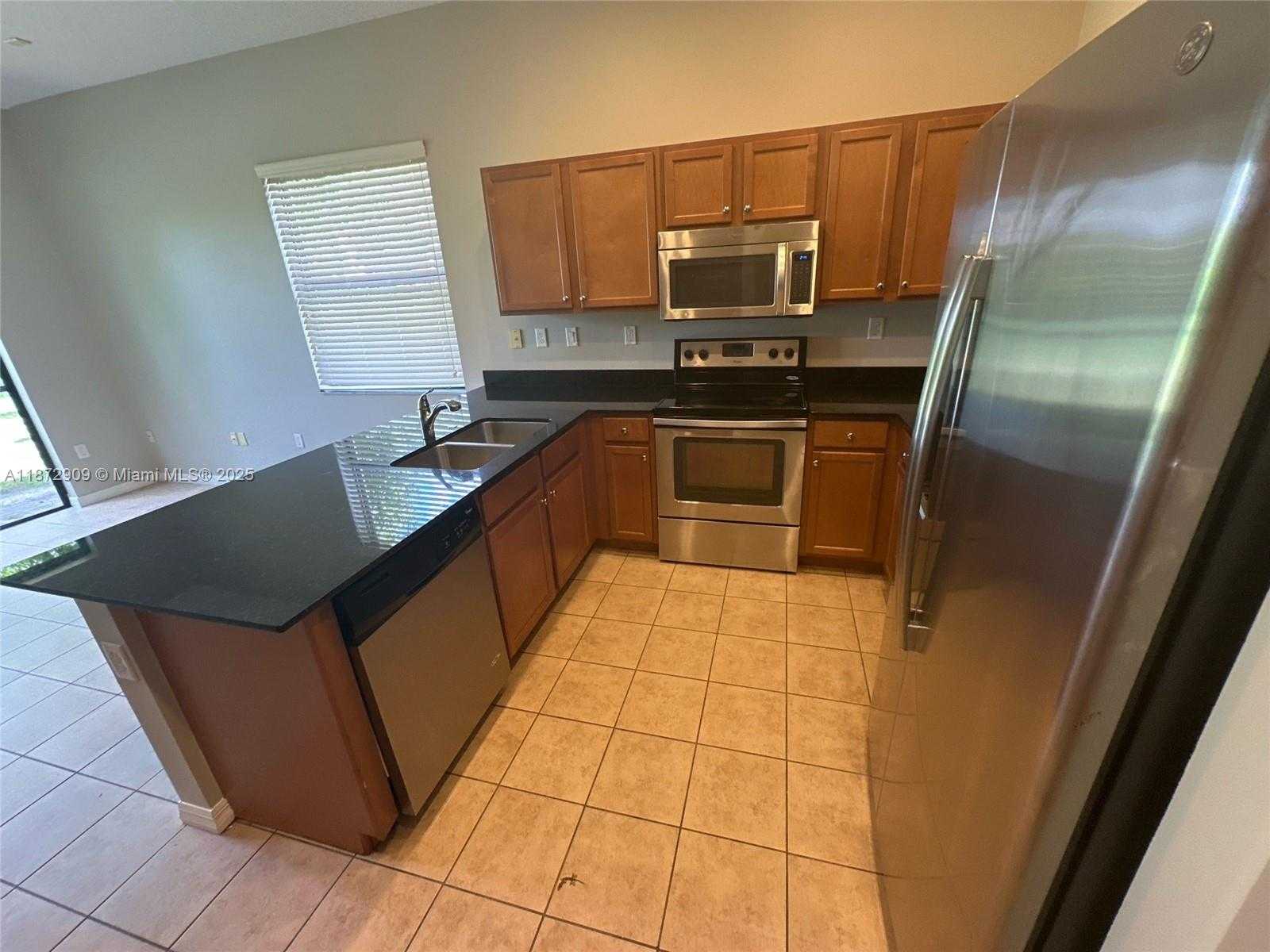 Small Image of 9077 SOUTH WEST 34TH CT, Hollywood Number 3
