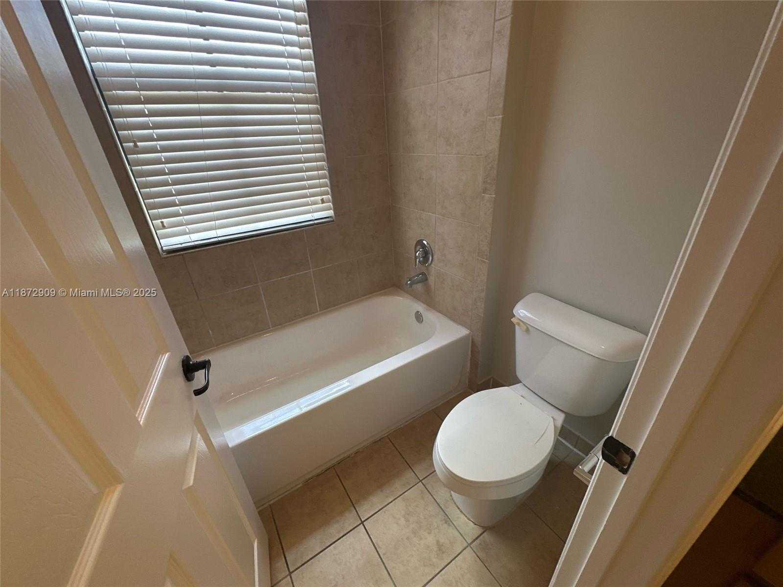 Small Image of 9077 SOUTH WEST 34TH CT, Hollywood Number 4