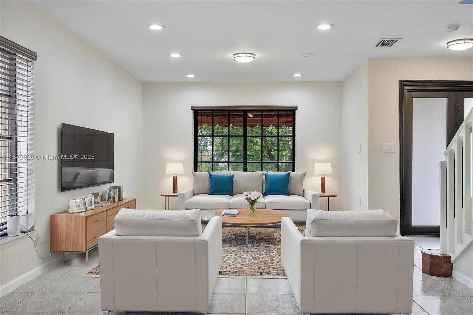 Small Image of 5259 NORTH WEST 186TH LN, Miami Gardens Number 9