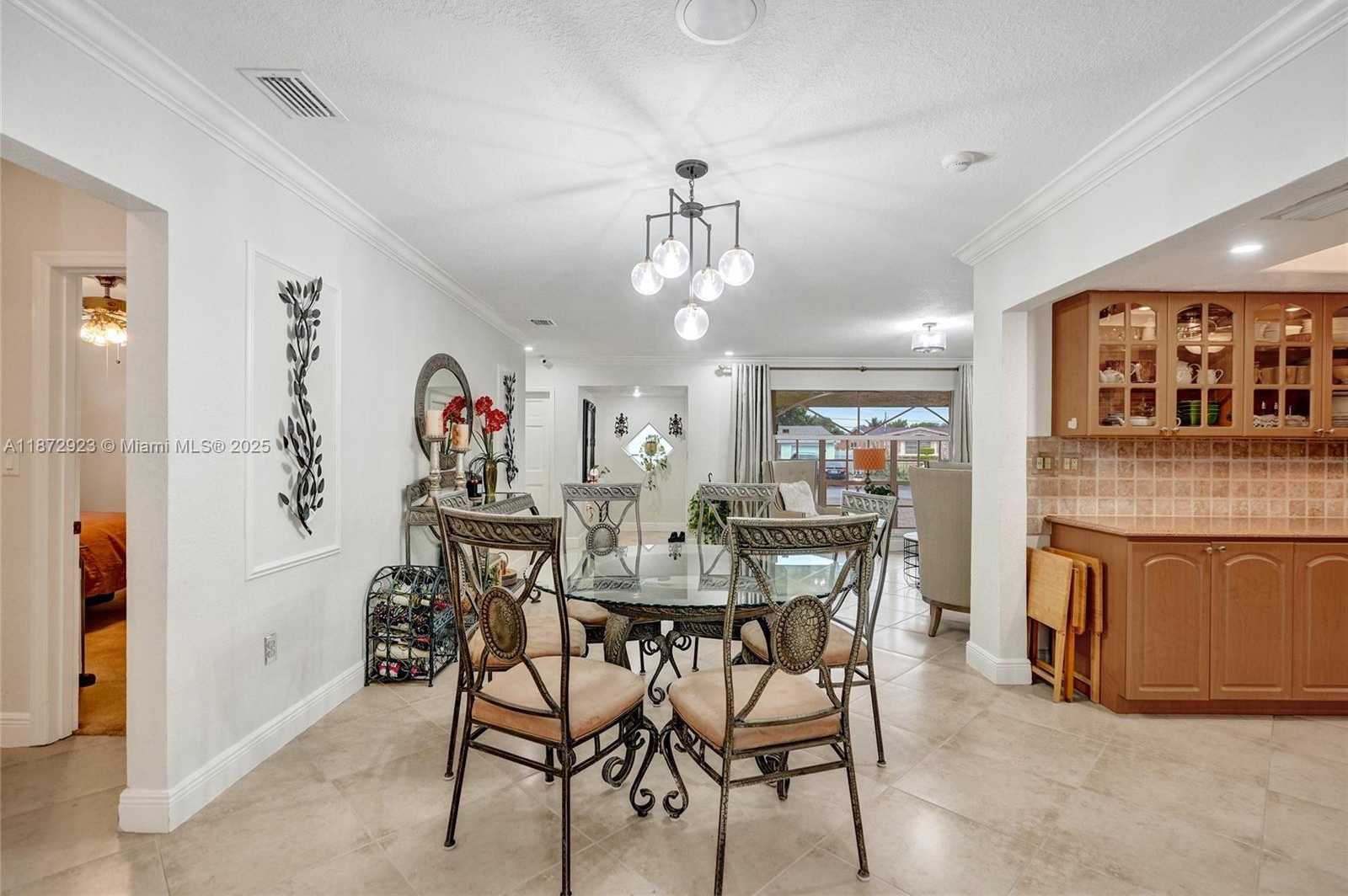 Small Image of 7733 BILTMORE BLVD, Miramar Number 16
