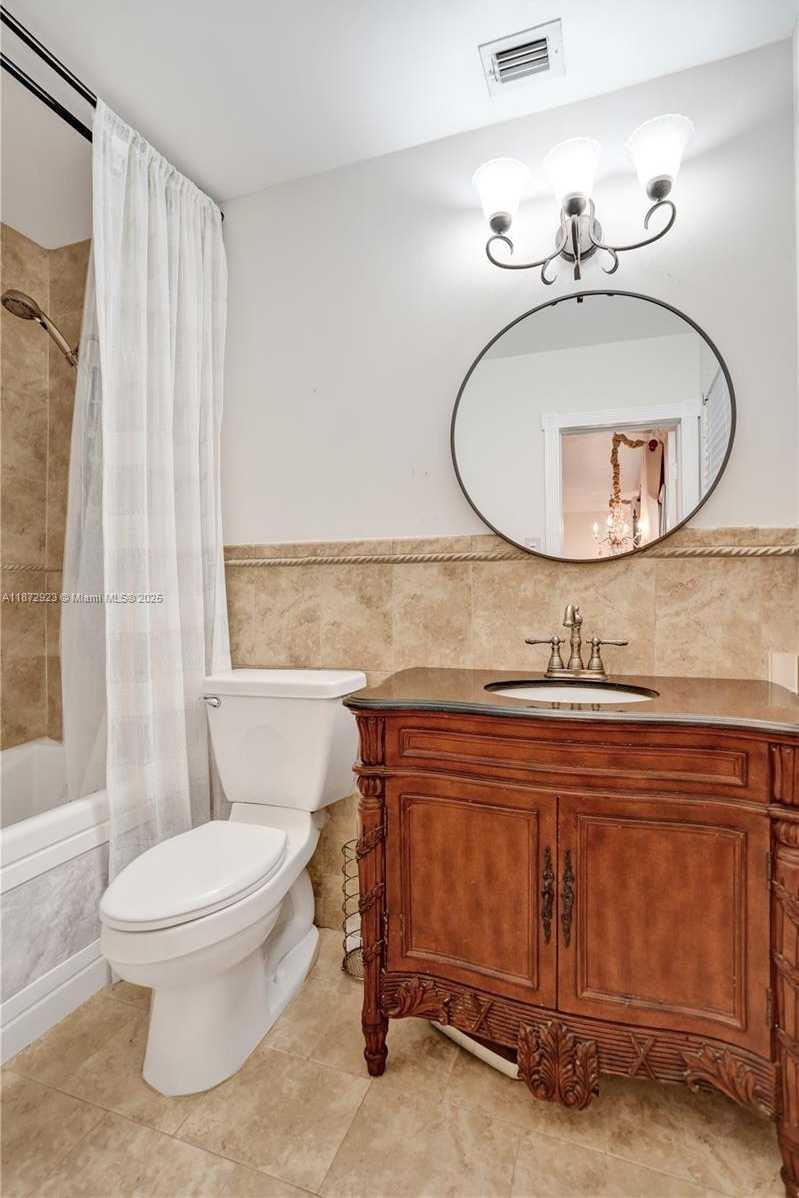 Small Image of 7733 BILTMORE BLVD, Miramar Number 5