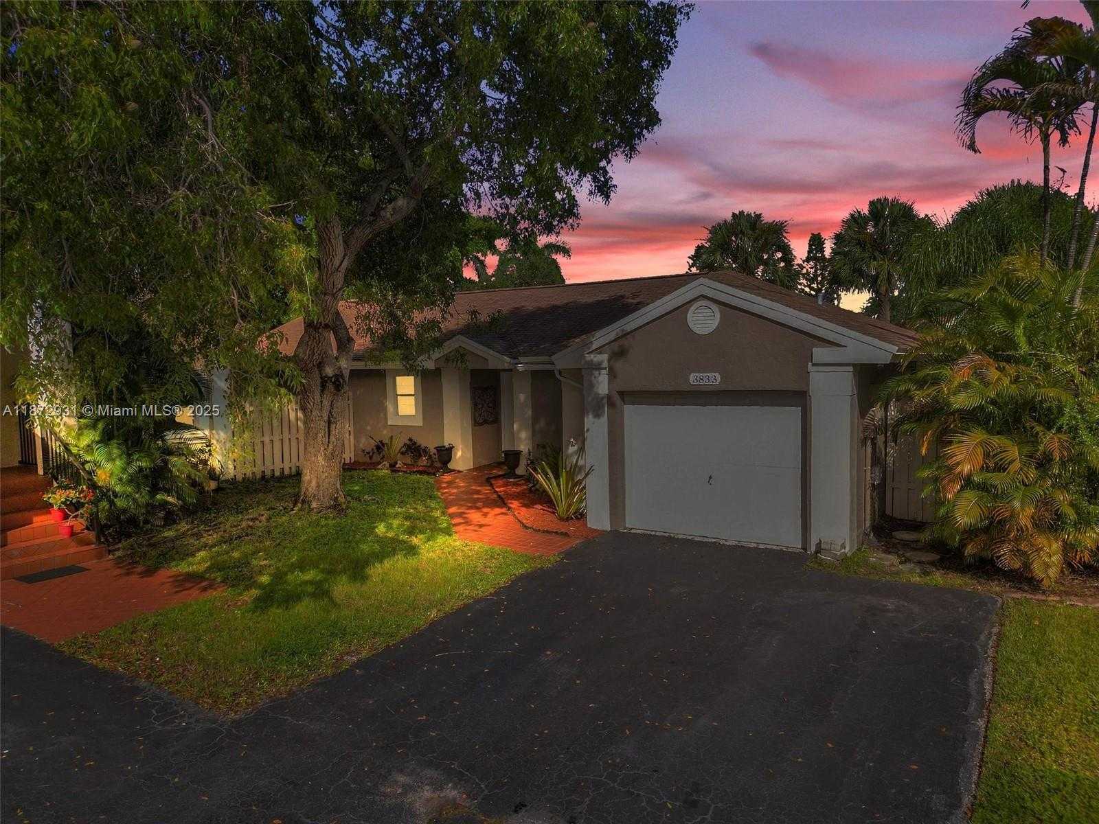 Small Image of 3833 NORTH WEST 107TH WAY, Sunrise Number 2
