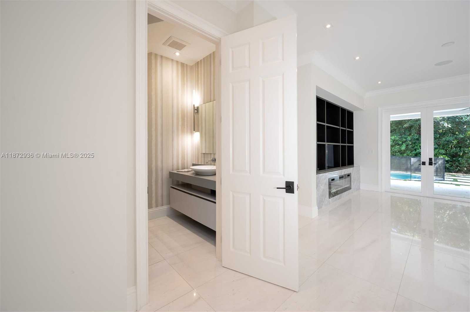 Small Image of 680 DESTACADA AVE, Coral Gables Number 14