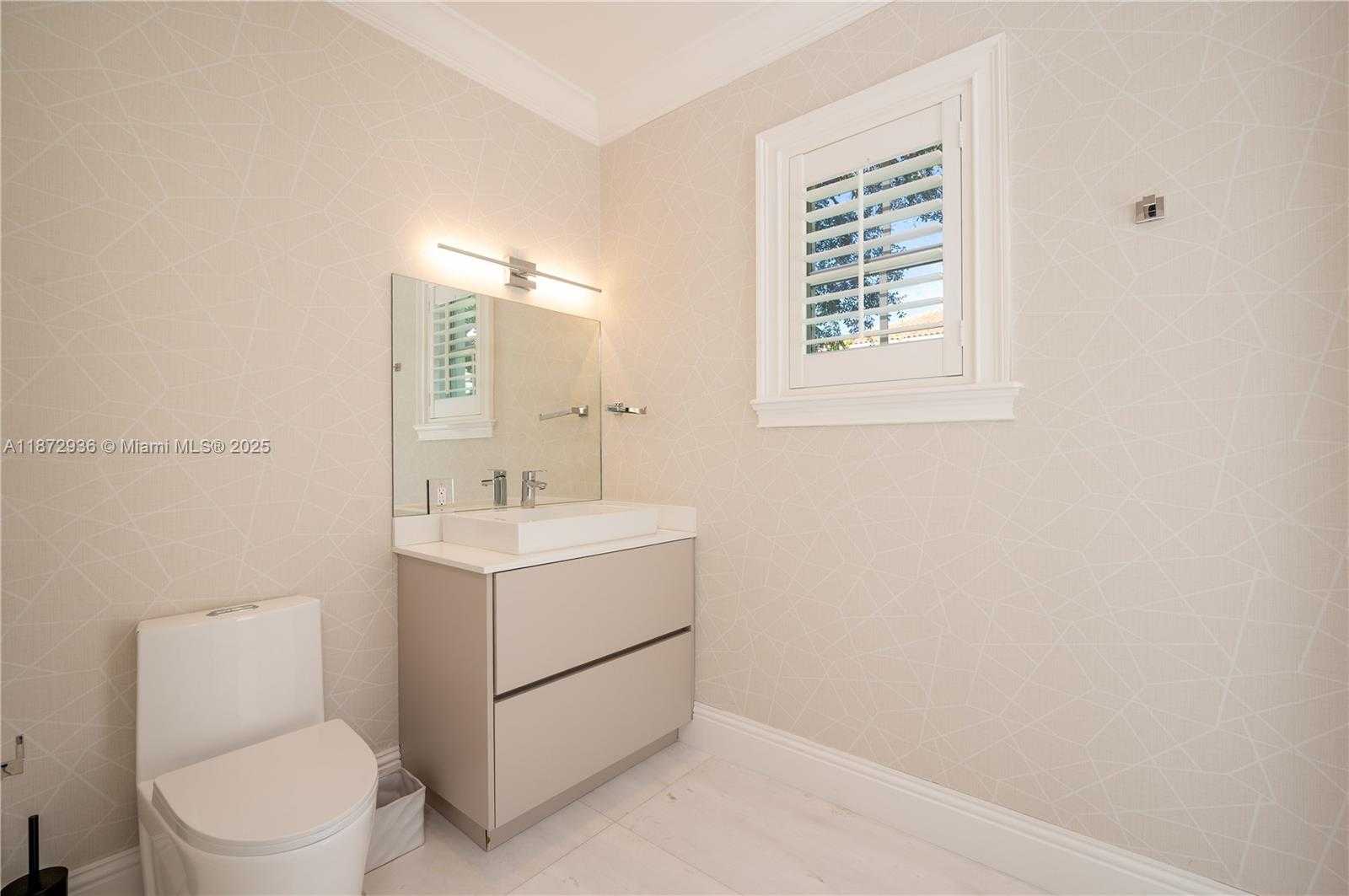 Small Image of 680 DESTACADA AVE, Coral Gables Number 23