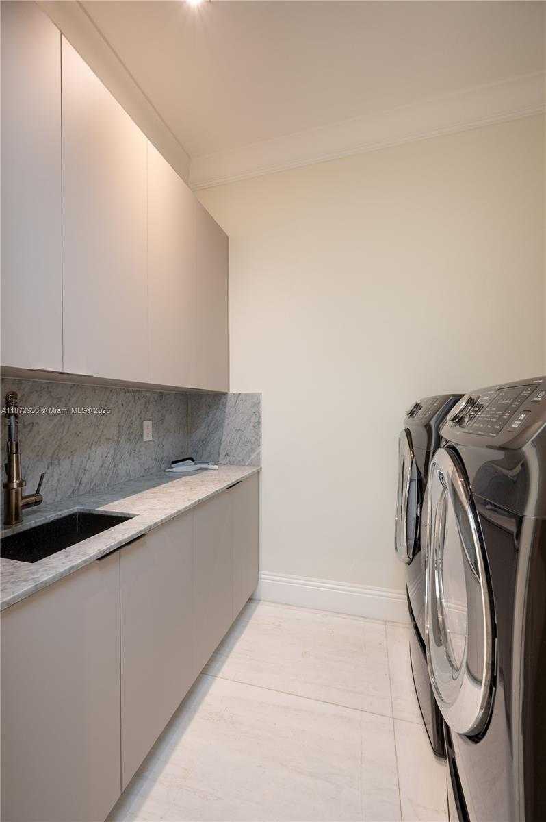 Small Image of 680 DESTACADA AVE, Coral Gables Number 28