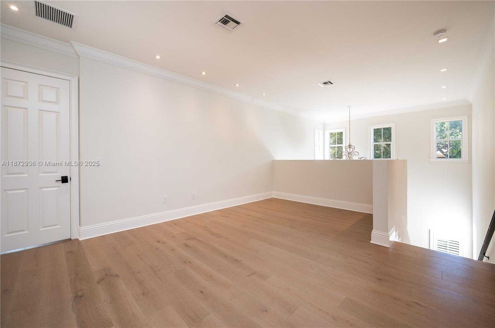 Small Image of 680 DESTACADA AVE, Coral Gables Number 29