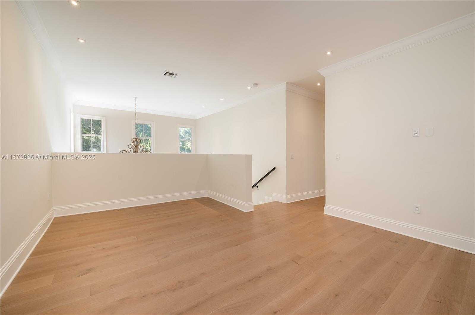 Small Image of 680 DESTACADA AVE, Coral Gables Number 30