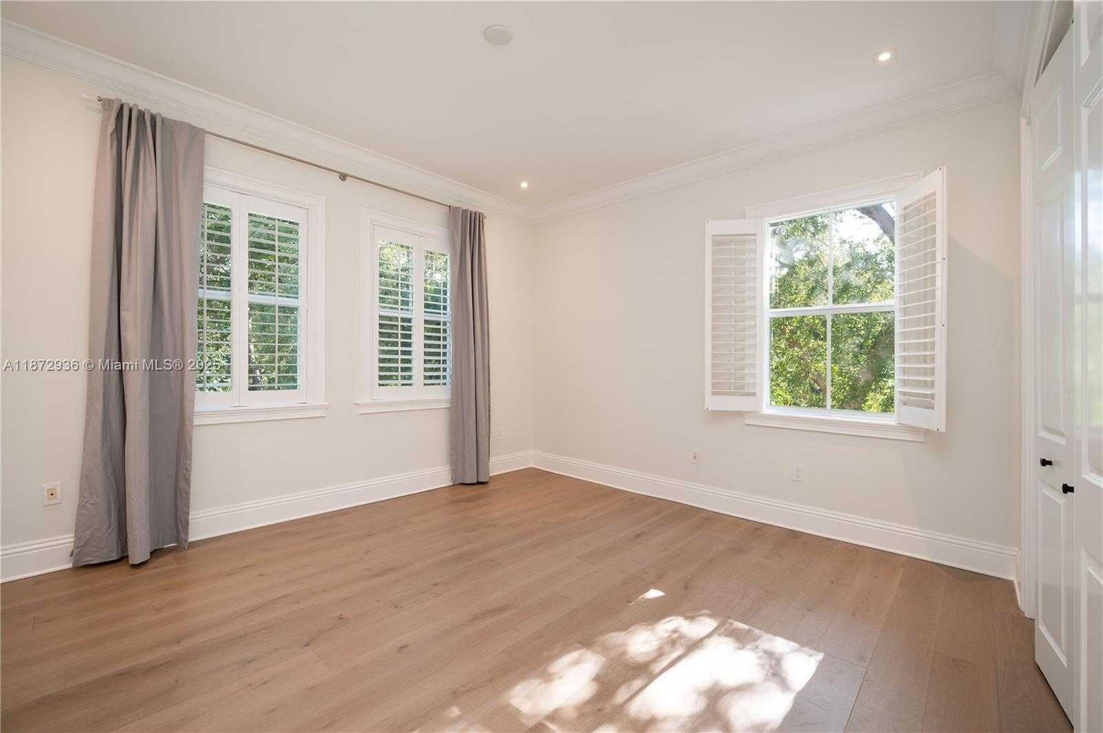 Small Image of 680 DESTACADA AVE, Coral Gables Number 31
