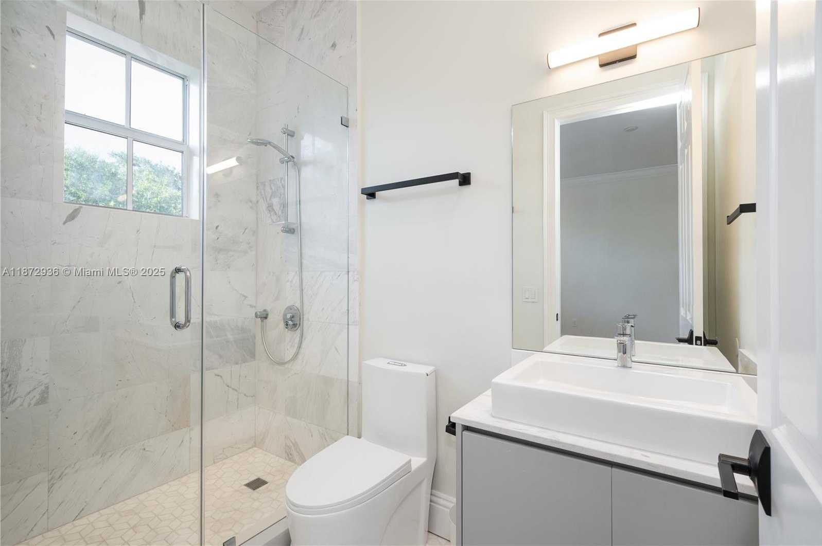 Small Image of 680 DESTACADA AVE, Coral Gables Number 38