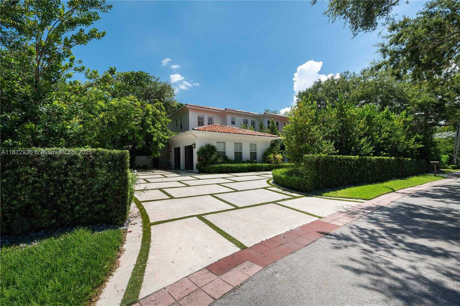 Small Image of 680 DESTACADA AVE, Coral Gables Number 4