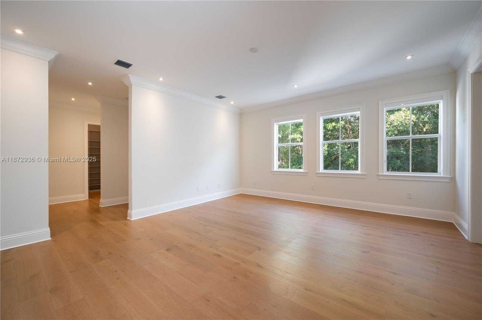 Small Image of 680 DESTACADA AVE, Coral Gables Number 43