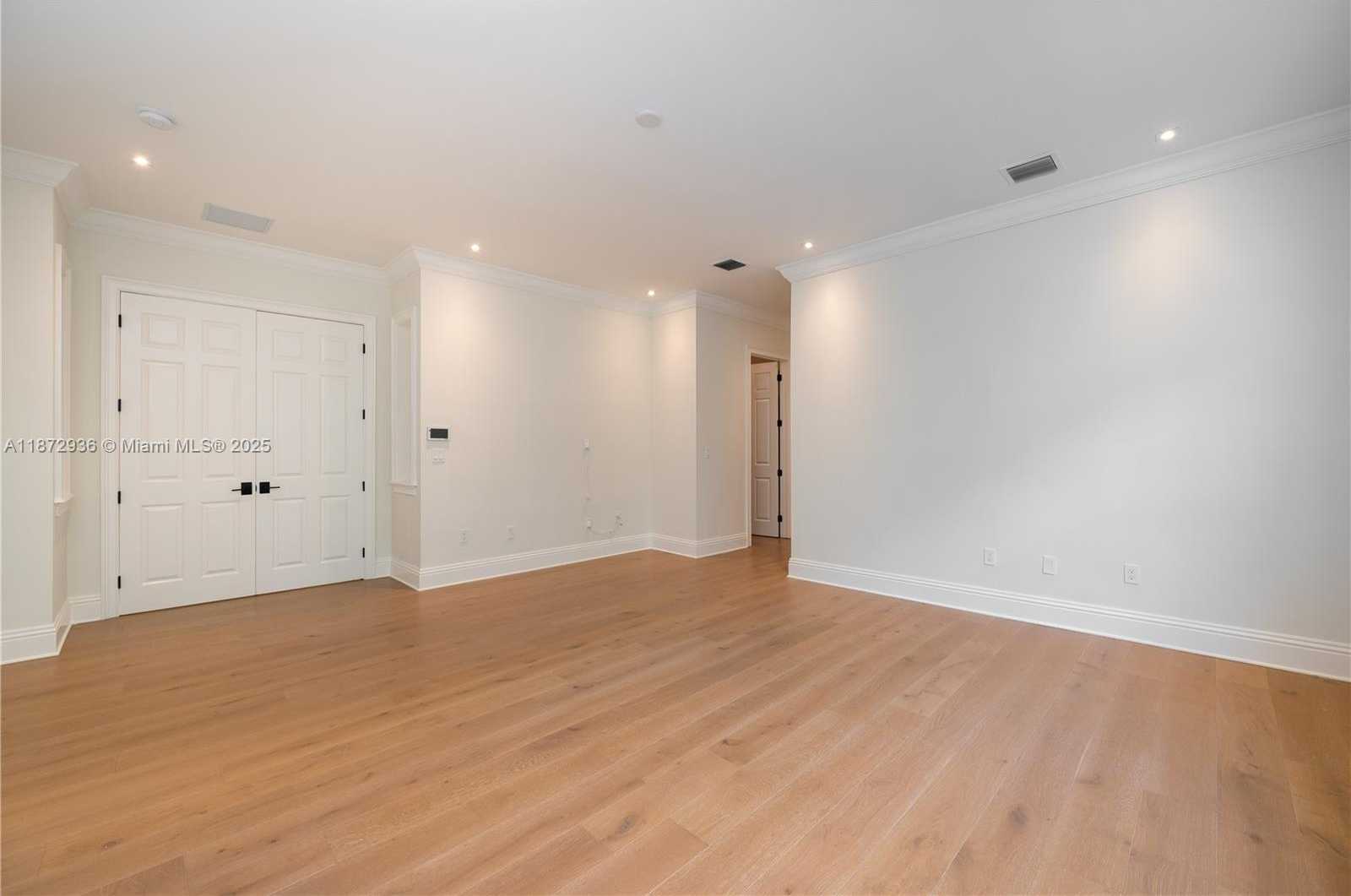 Small Image of 680 DESTACADA AVE, Coral Gables Number 44