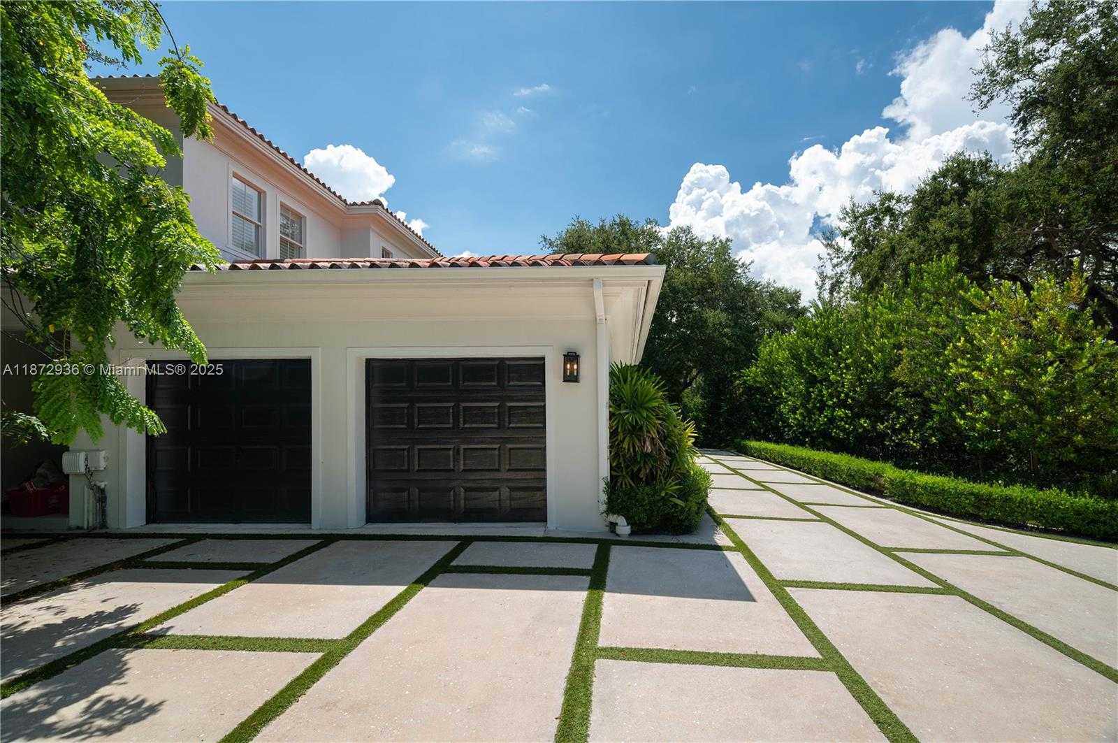 Small Image of 680 DESTACADA AVE, Coral Gables Number 7