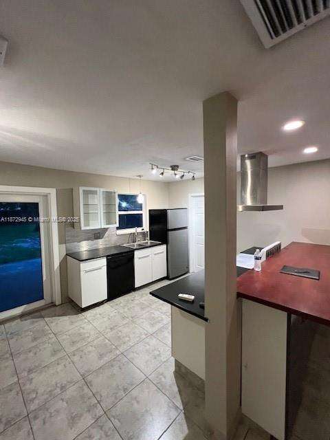 Small Image of 5634 MADISON ST, Hollywood Number 4