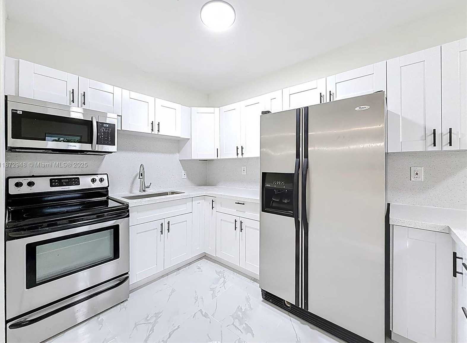 Small Image of 13180 NORTH WEST 11TH AVE, North Miami Number 10