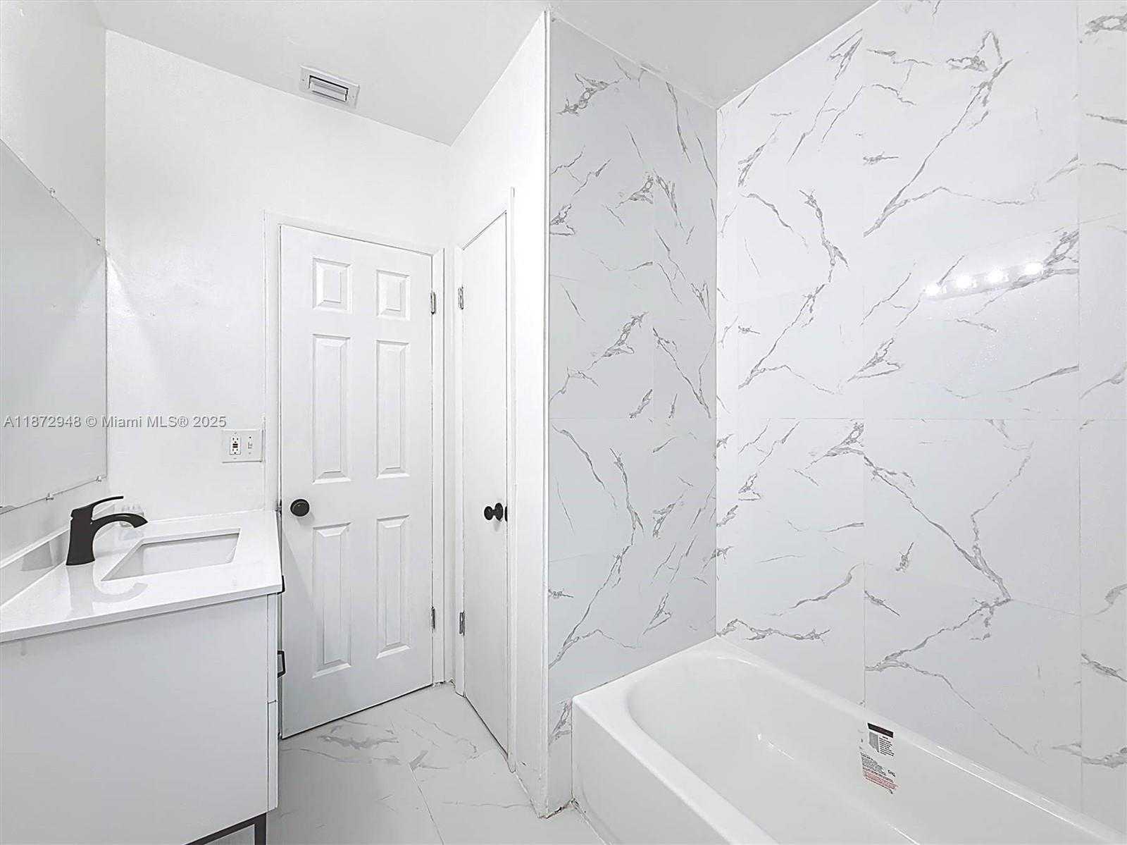 Small Image of 13180 NORTH WEST 11TH AVE, North Miami Number 31