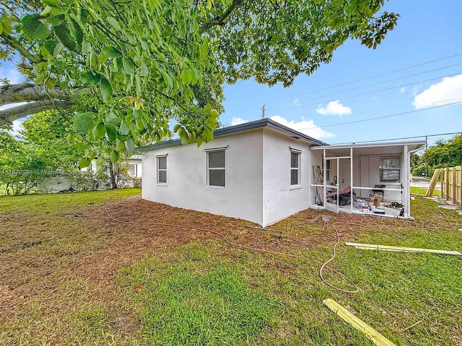 Small Image of 13180 NORTH WEST 11TH AVE, North Miami Number 32