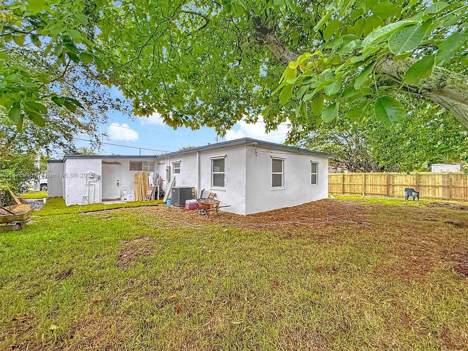 Small Image of 13180 NORTH WEST 11TH AVE, North Miami Number 33