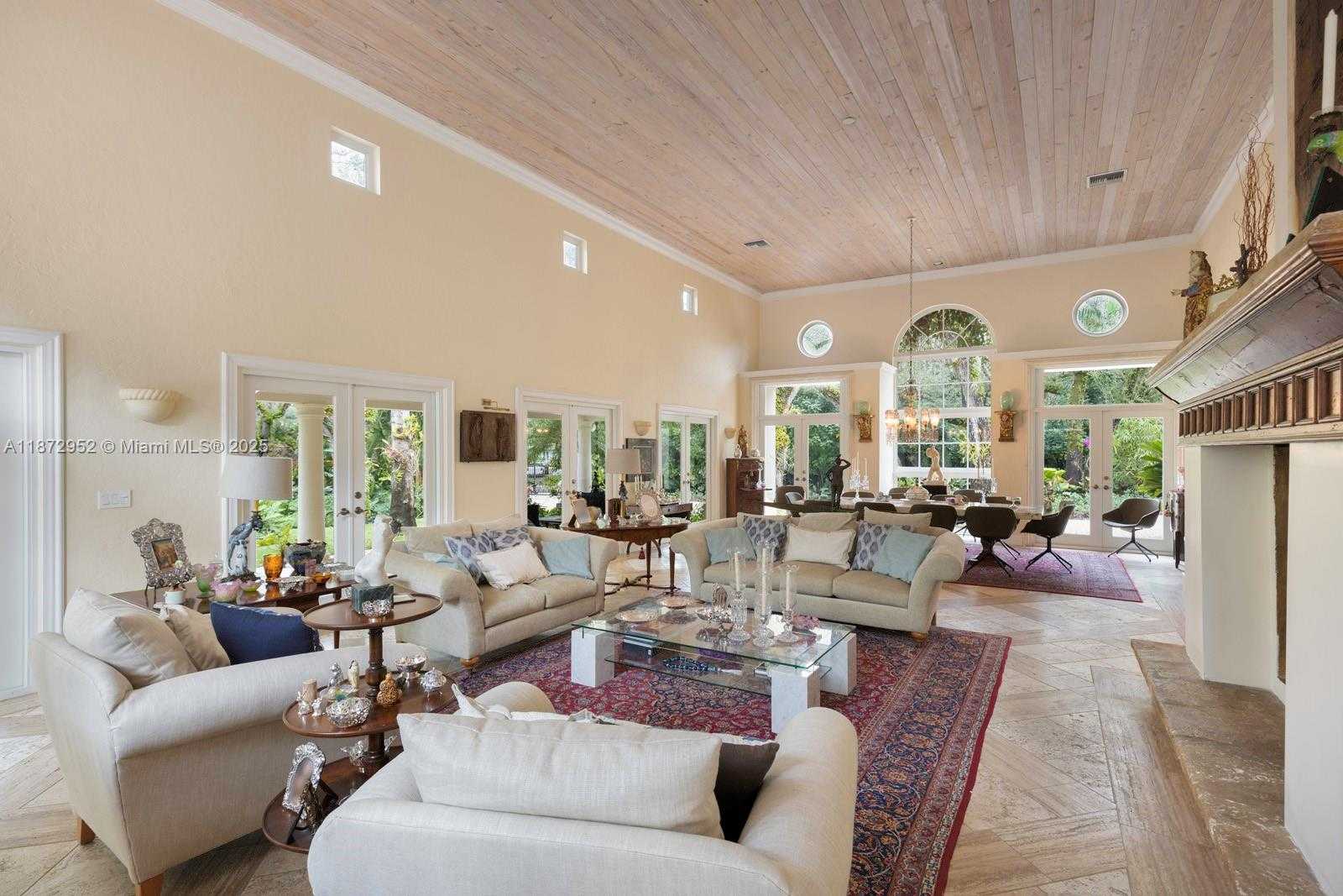 Small Image of 10100 LAKESIDE DR, Coral Gables Number 6