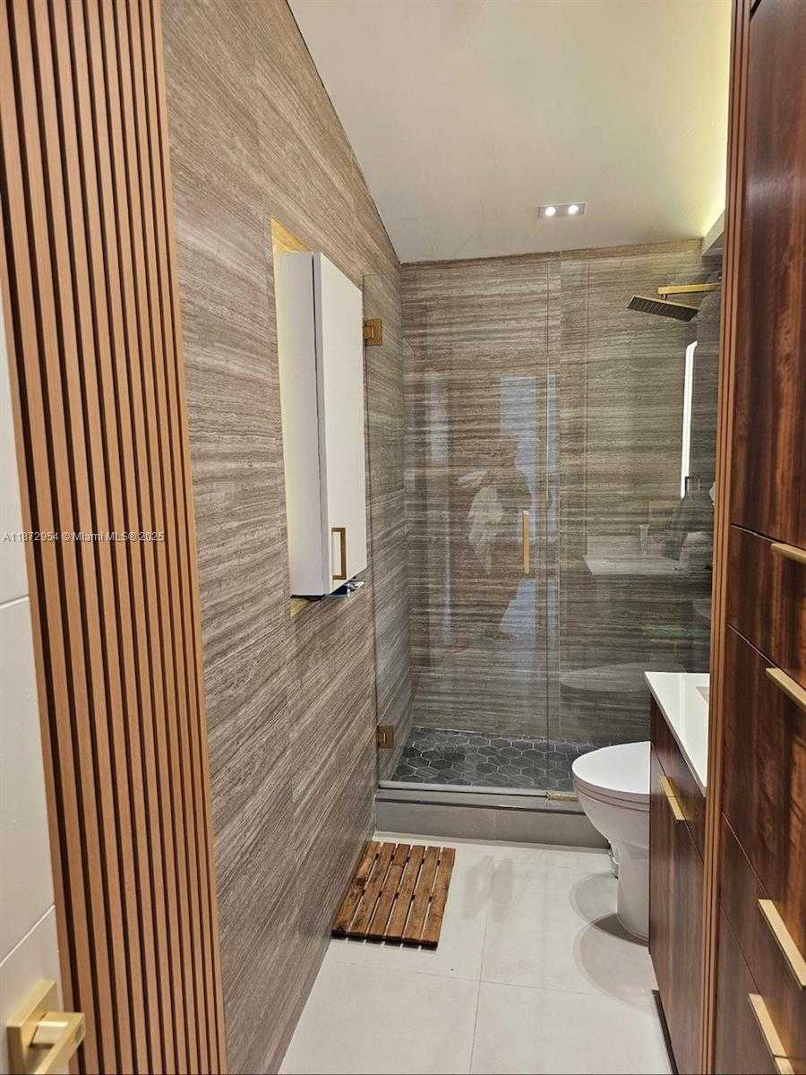 Small Image of 2543 GULFSTREAM LN, Fort Lauderdale Number 14
