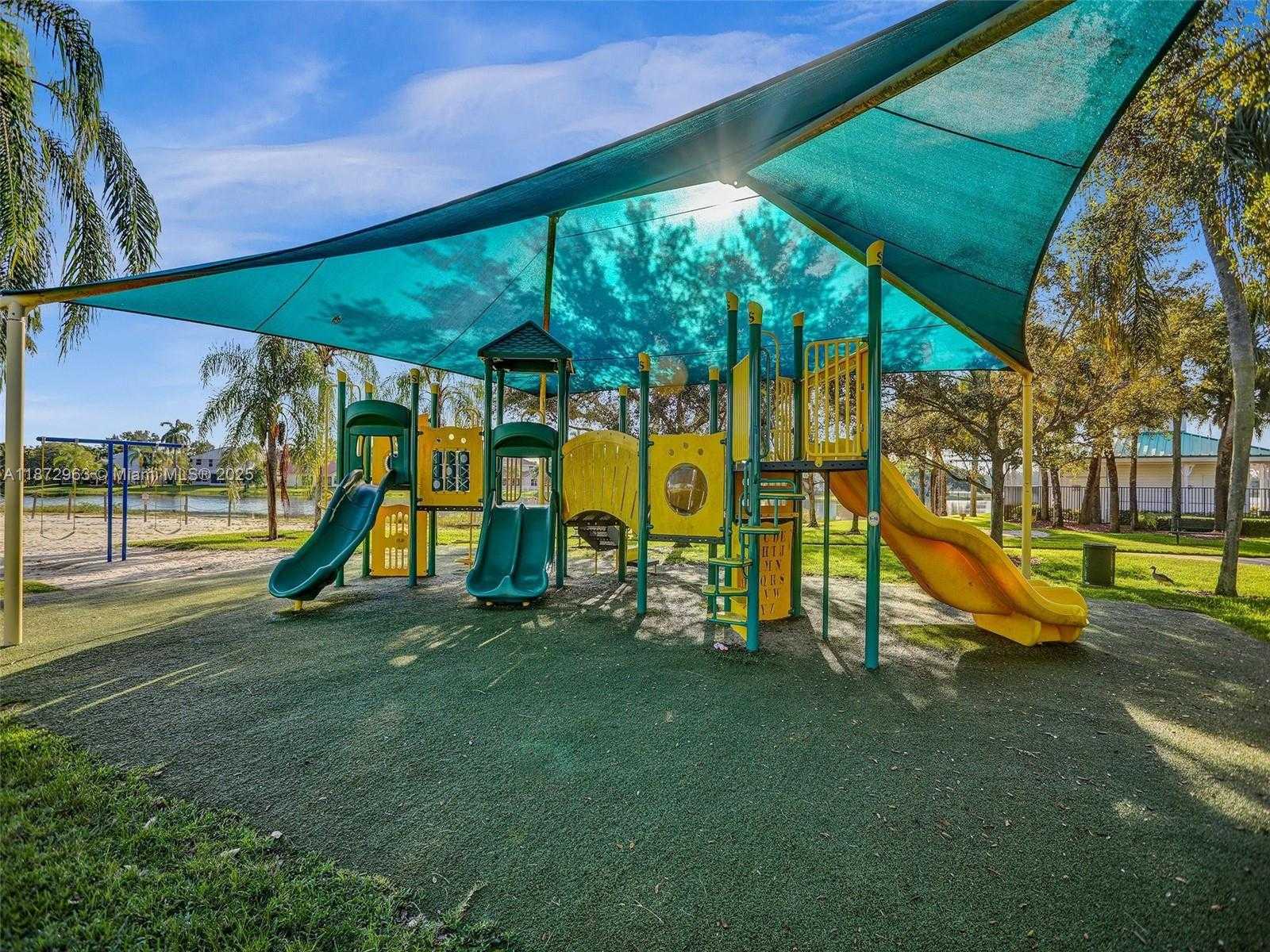 Small Image of 17610 SOUTH WEST 4TH CT, Pembroke Pines Number 46