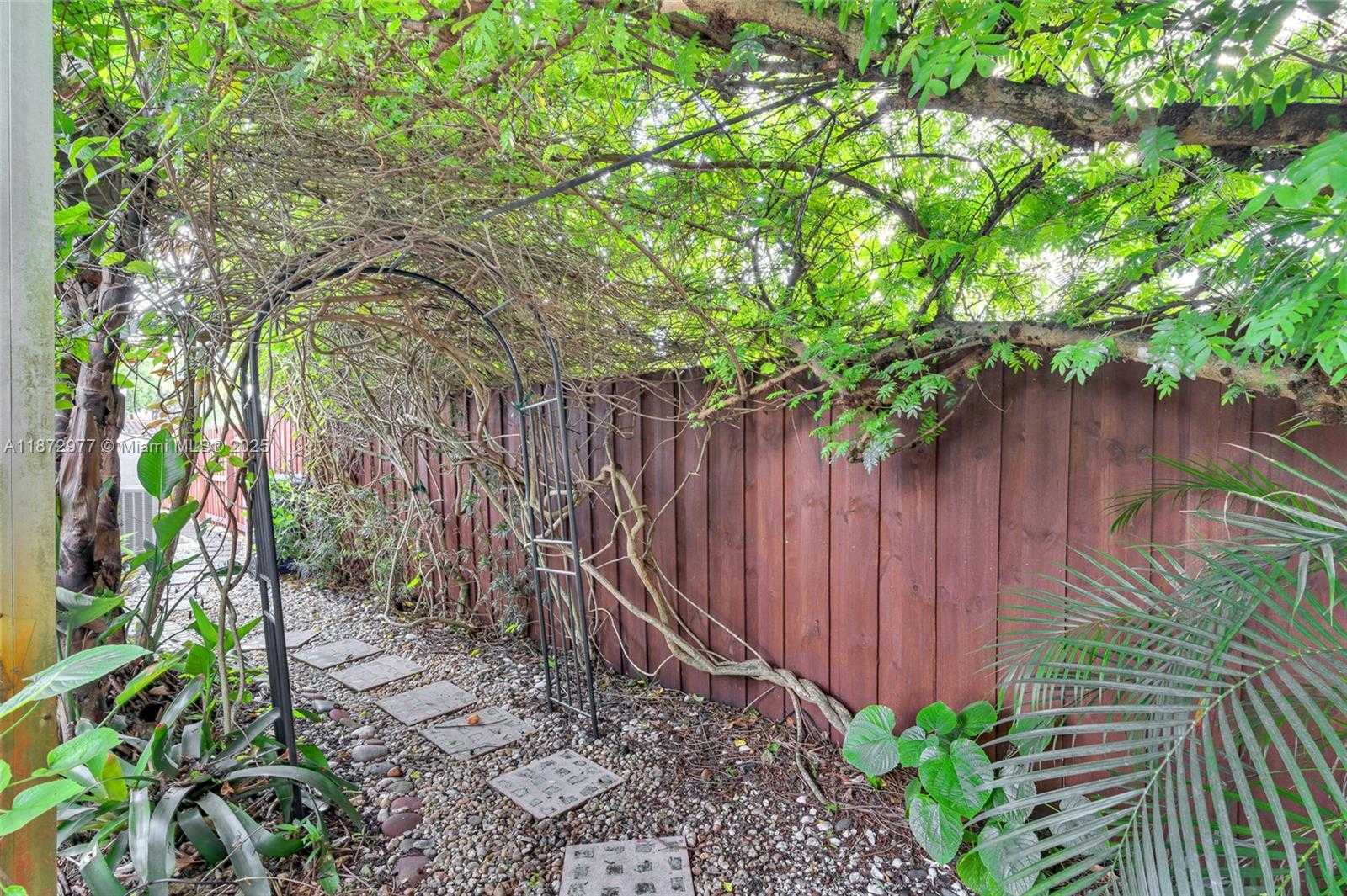 Small Image of 11701 NORTH WEST 14TH ST, Pembroke Pines Number 27