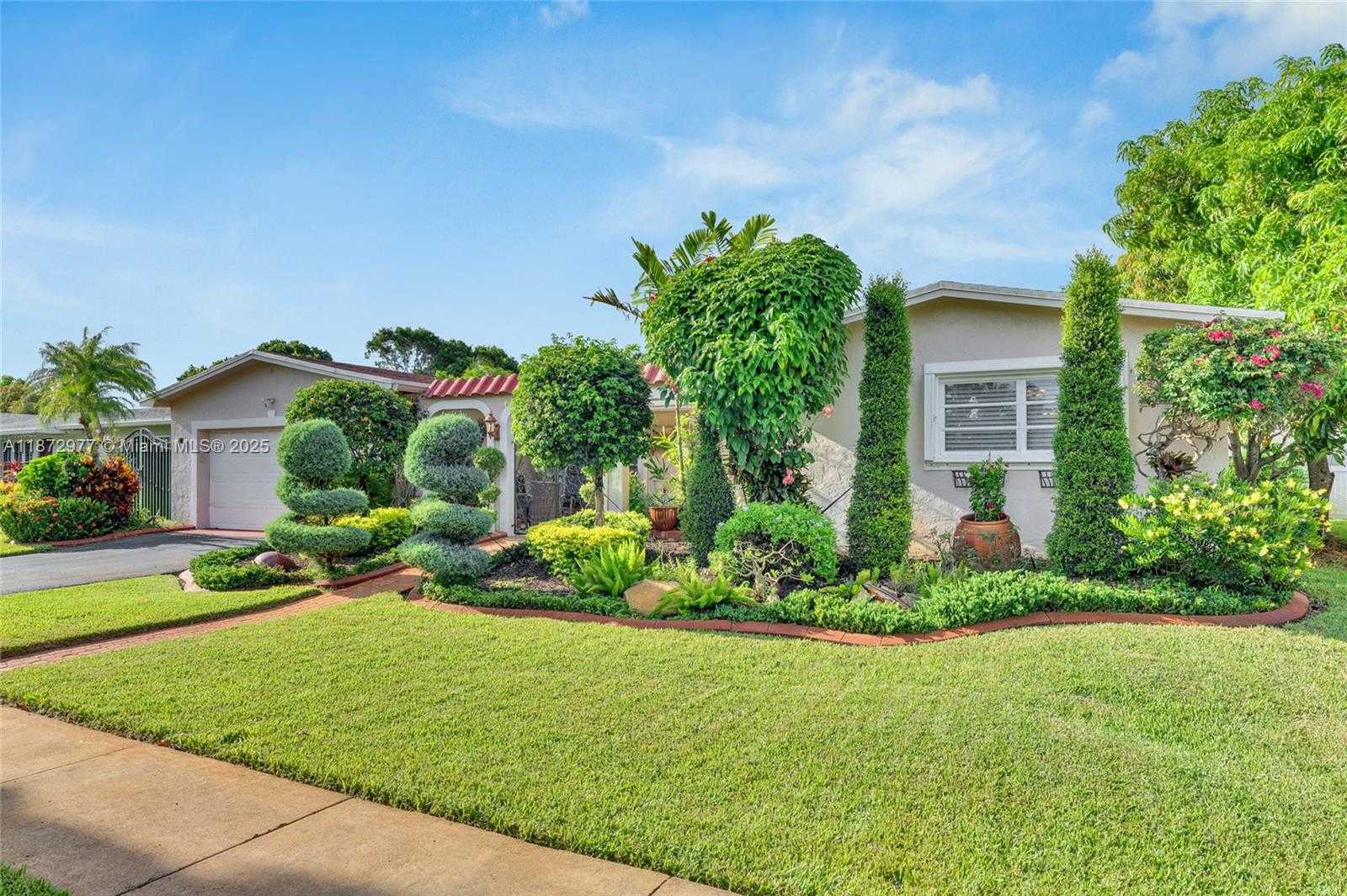Small Image of 11701 NORTH WEST 14TH ST, Pembroke Pines Number 3