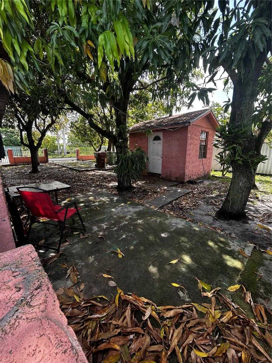 Small Image of 890 EAST 28TH ST, Hialeah Number 12