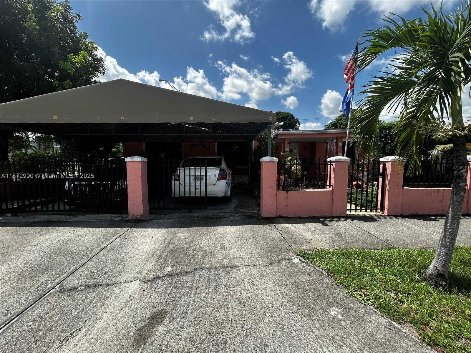 Small Image of 890 EAST 28TH ST, Hialeah Number 4