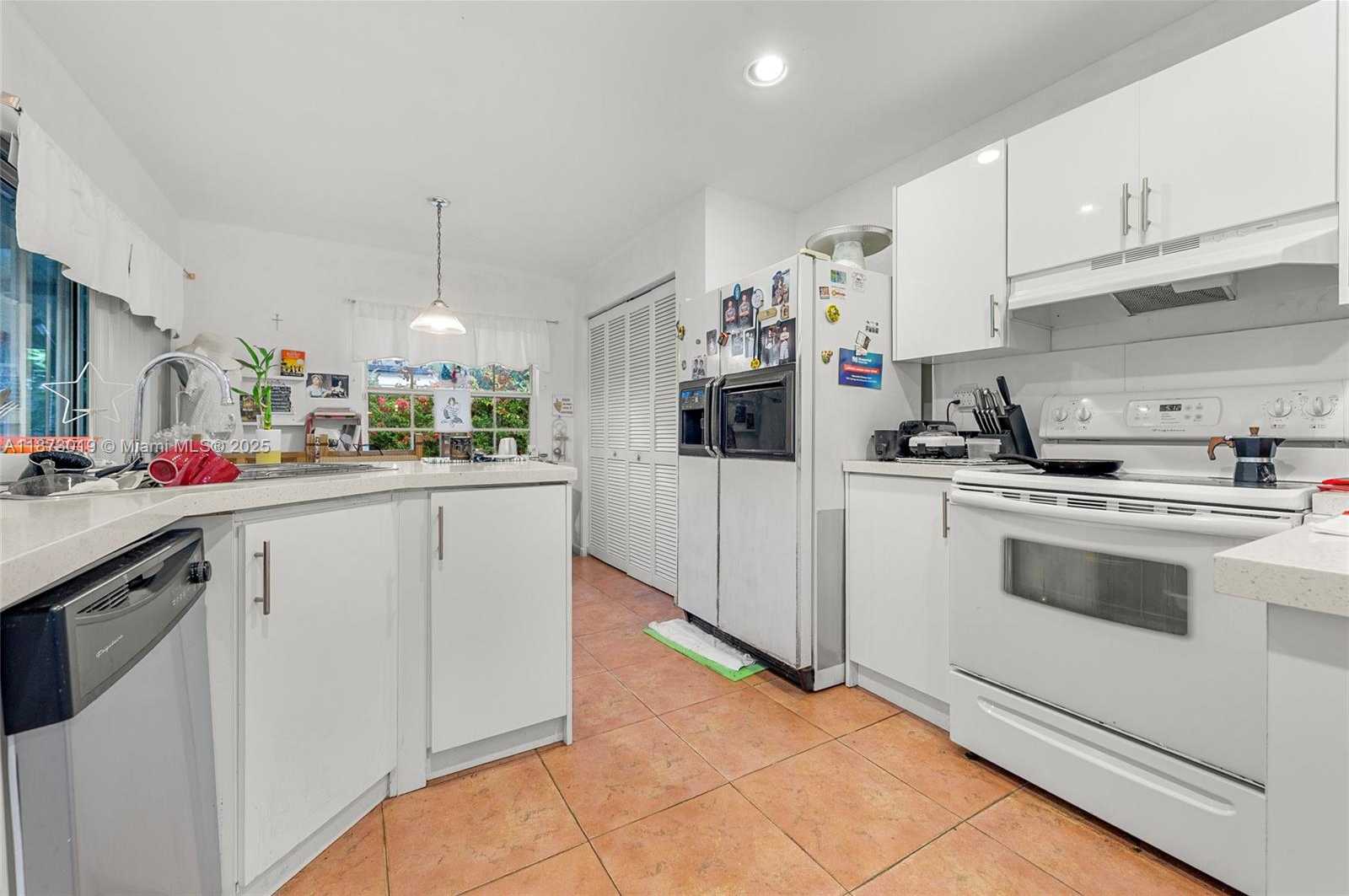 Small Image of 8155 NORTH WEST 201ST ST, Hialeah Number 13
