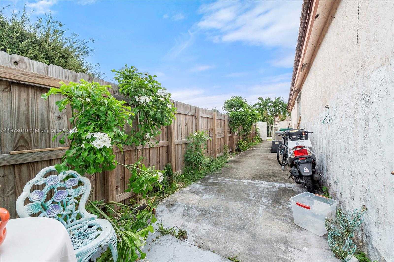Small Image of 8155 NORTH WEST 201ST ST, Hialeah Number 31