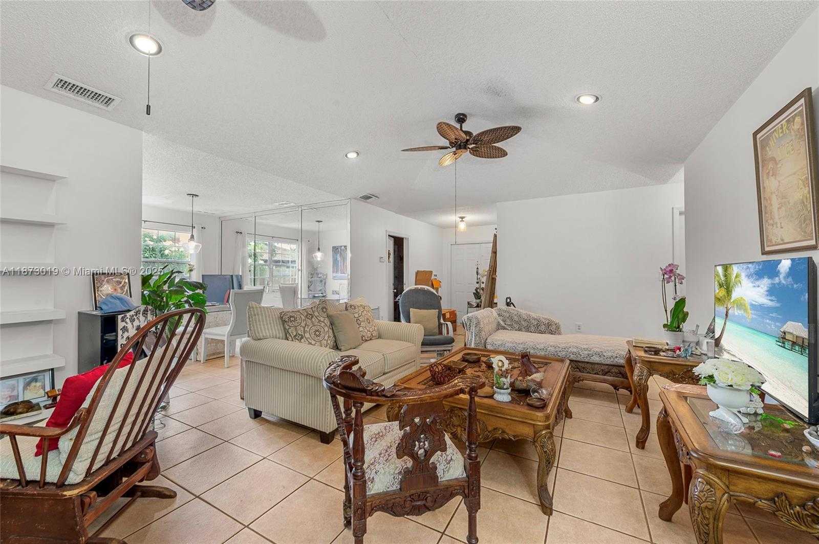 Small Image of 8155 NORTH WEST 201ST ST, Hialeah Number 5