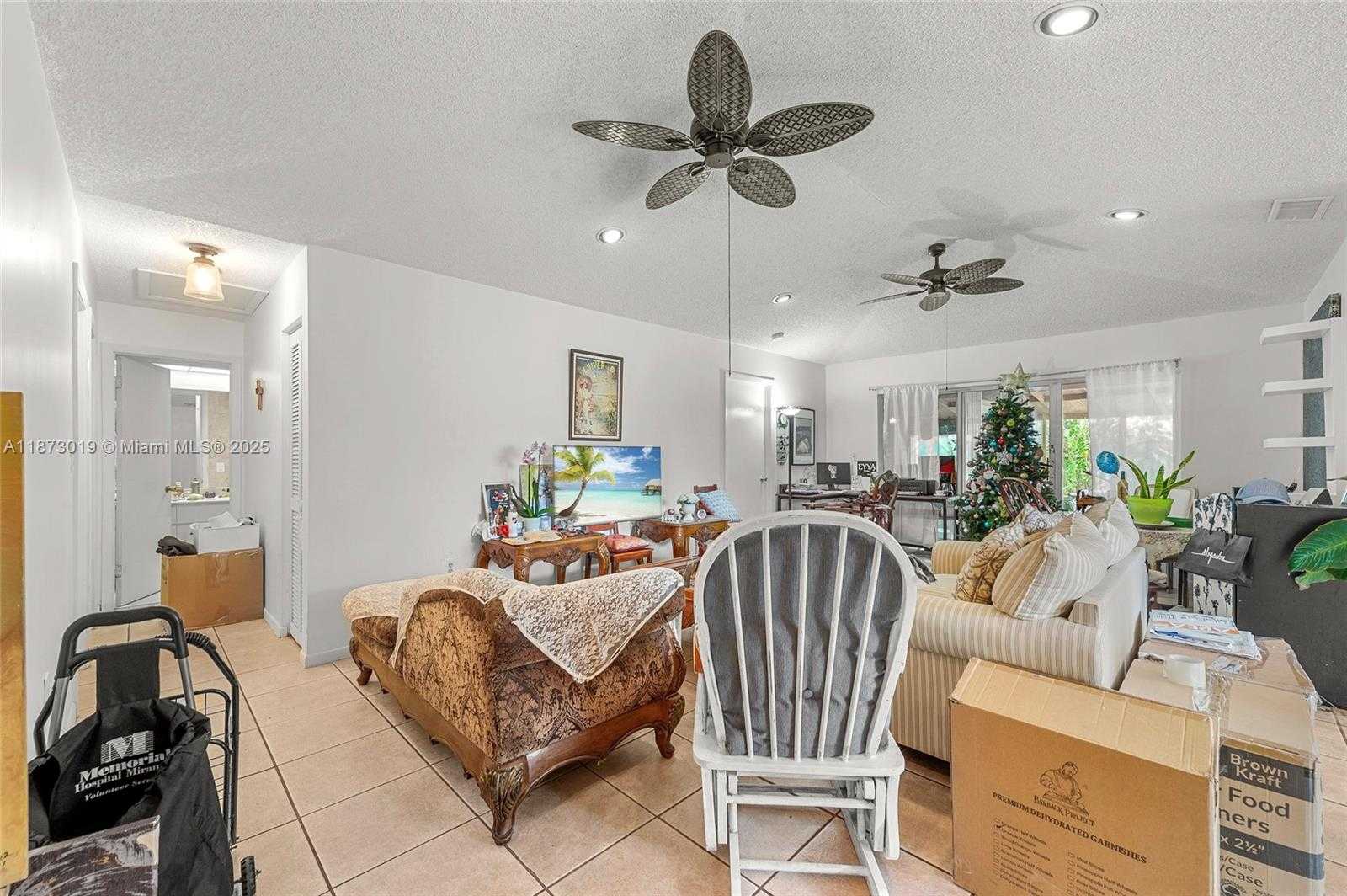 Small Image of 8155 NORTH WEST 201ST ST, Hialeah Number 6