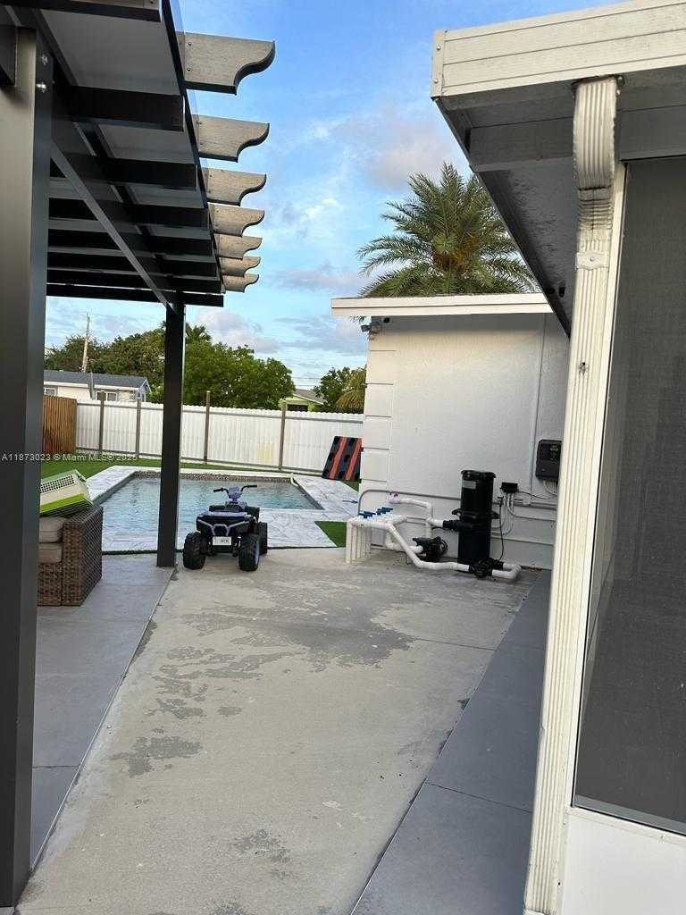 Small Image of 18120 NORTH WEST 49TH AVE, Miami Gardens Number 20