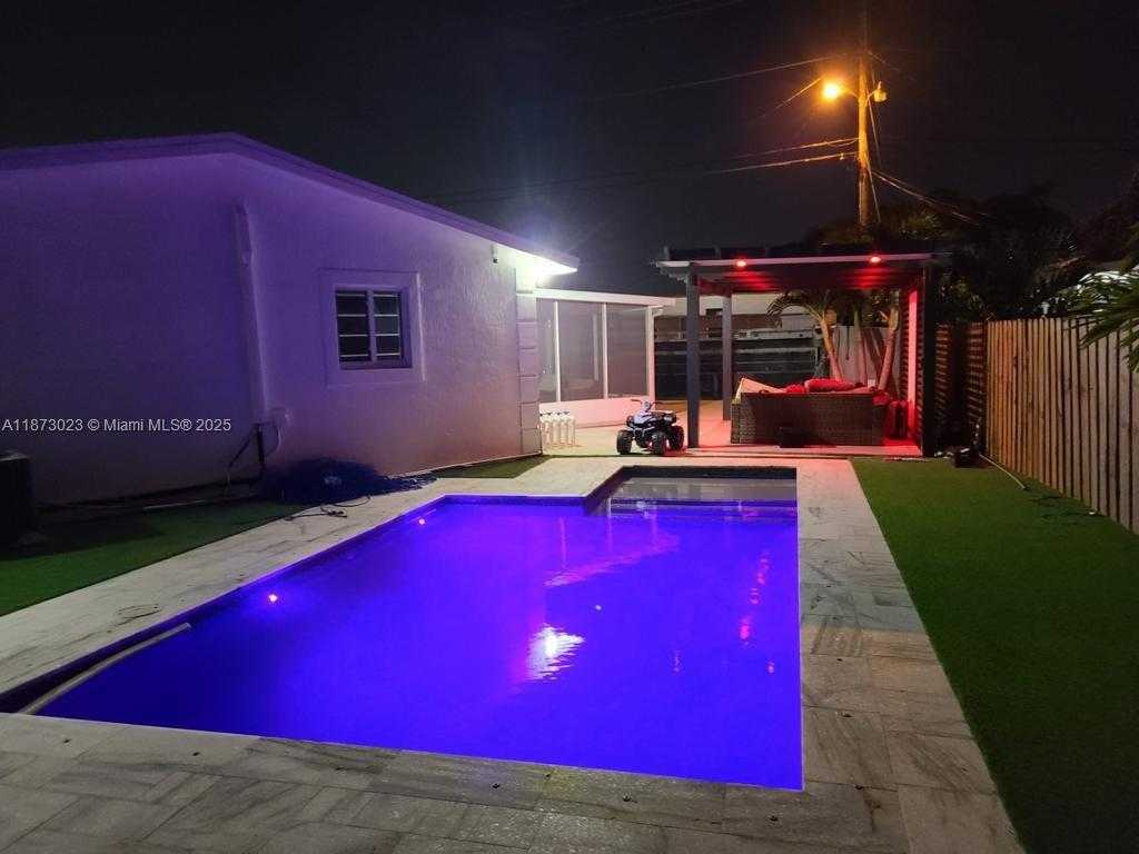 Small Image of 18120 NORTH WEST 49TH AVE, Miami Gardens Number 23