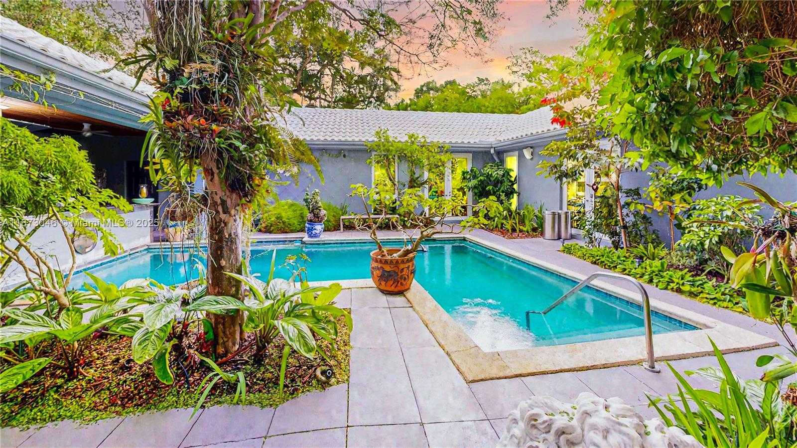 Small Image of 2101 TIGERTAIL AVE, Miami Number 2