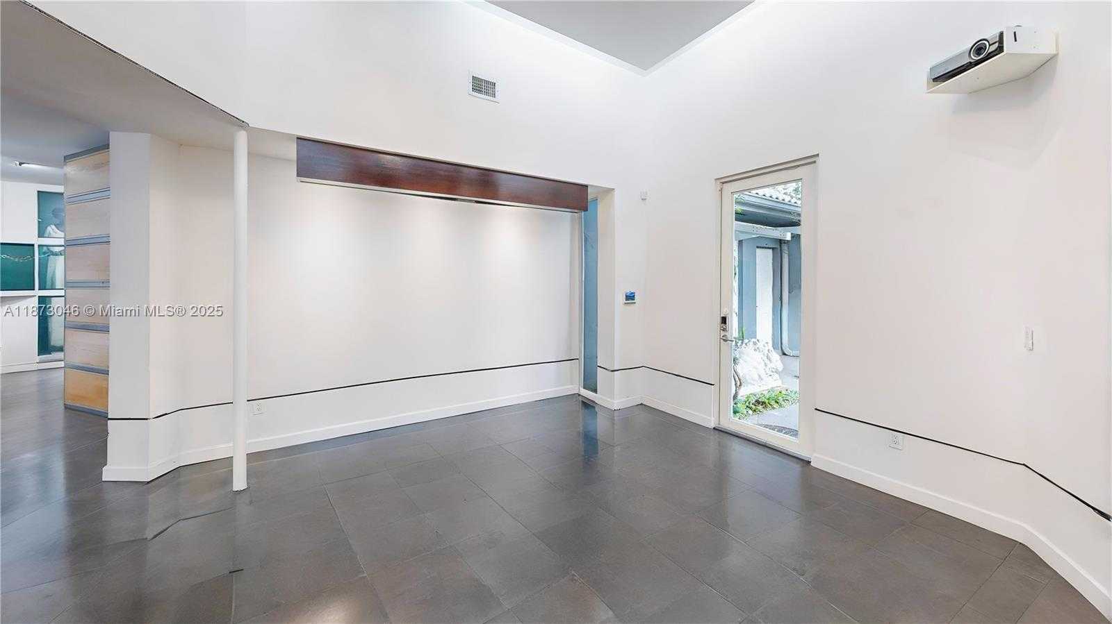 Small Image of 2101 TIGERTAIL AVE, Miami Number 21