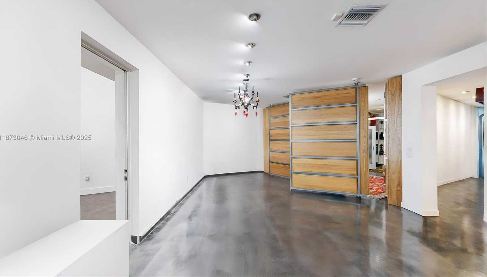 Small Image of 2101 TIGERTAIL AVE, Miami Number 25