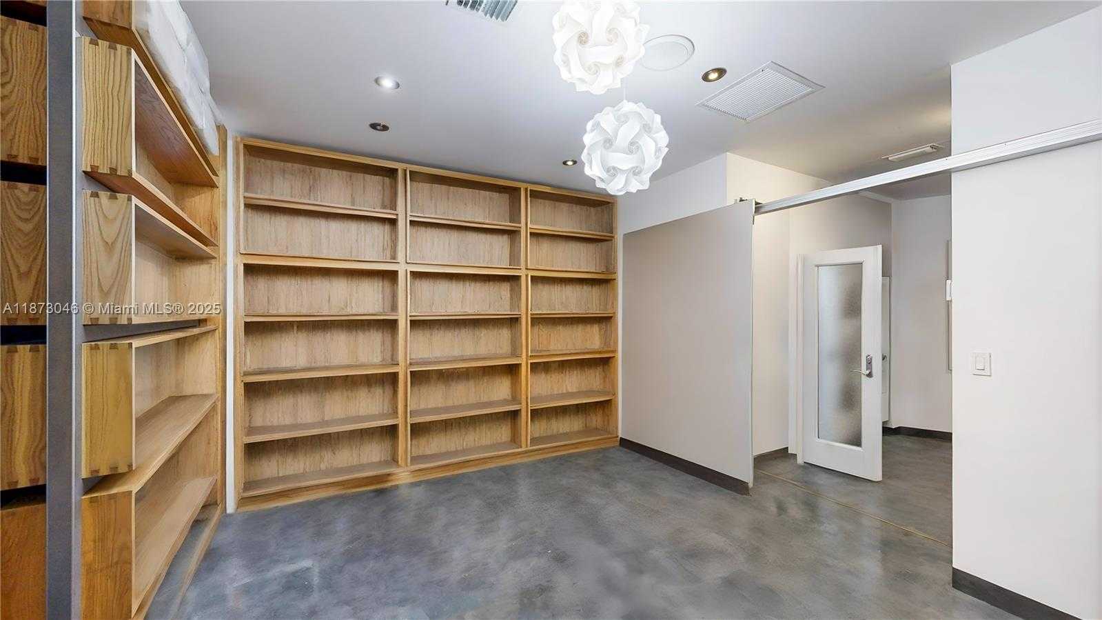 Small Image of 2101 TIGERTAIL AVE, Miami Number 28