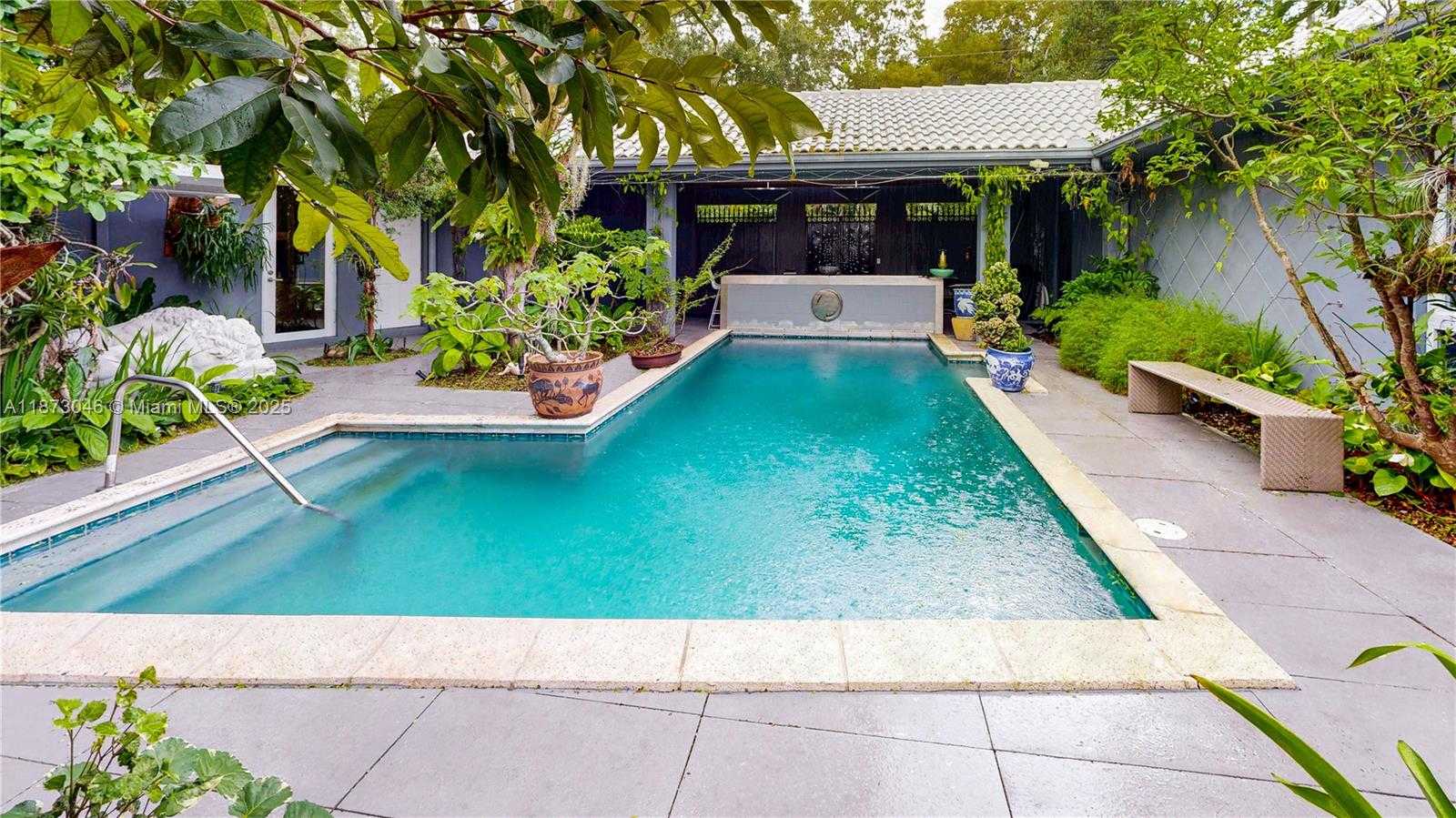 Small Image of 2101 TIGERTAIL AVE, Miami Number 6