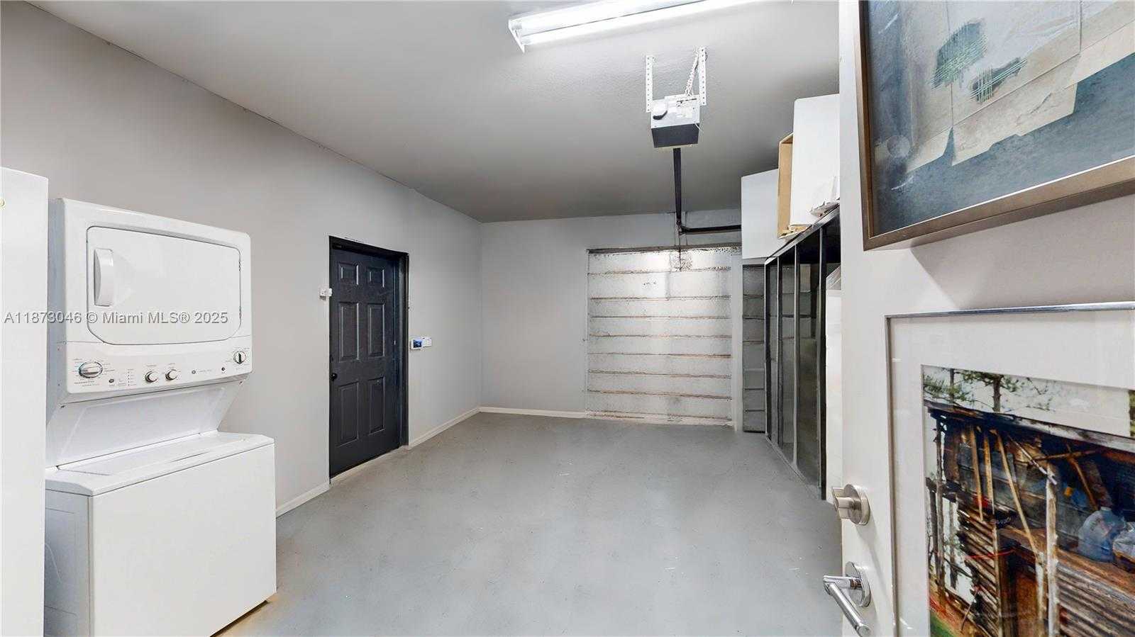 Small Image of 2101 TIGERTAIL AVE, Miami Number 65