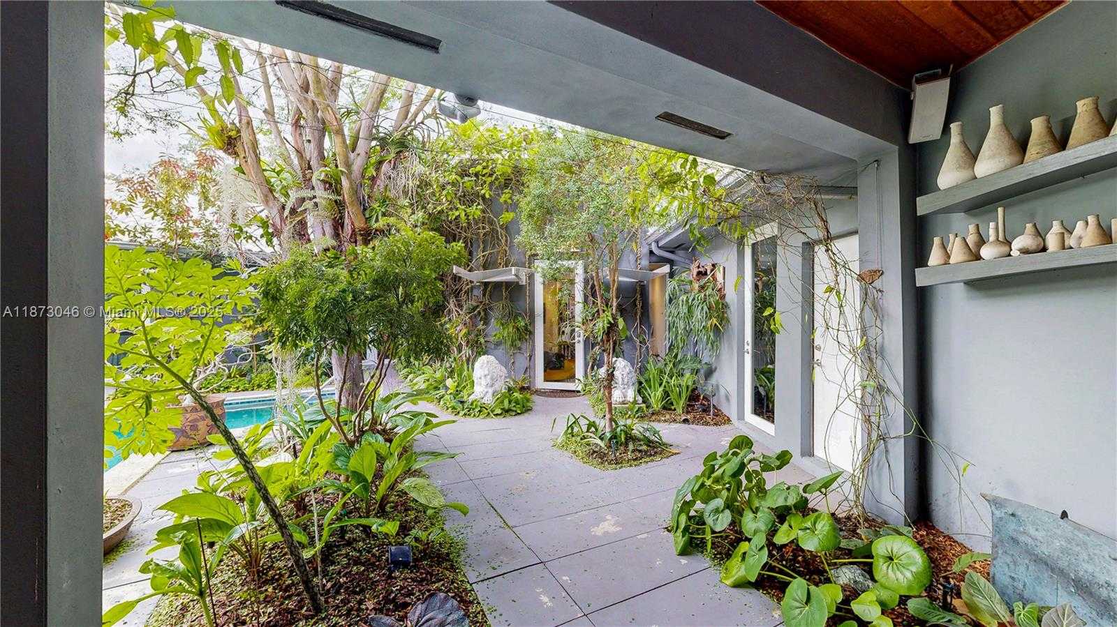 Small Image of 2101 TIGERTAIL AVE, Miami Number 7